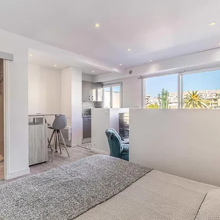 Magnificent Studio In The Center Of Terrace - 30m2 Appartamento *